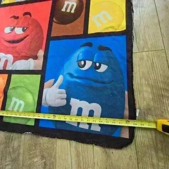 M&M thin blanket - Picture 6 of 7